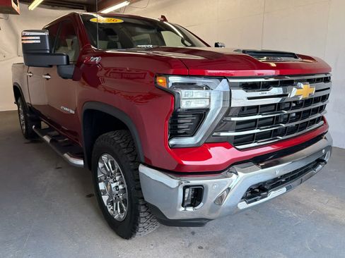 Used 2026 Chevrolet Silverado 2500 LTZ w/ LTZ Convenience Package AWD/4WD image 4