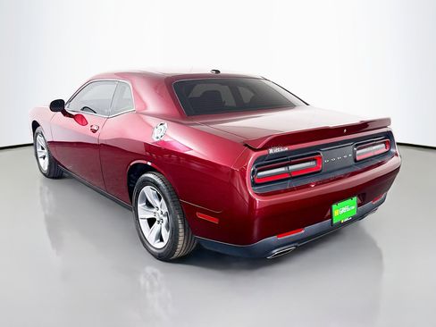 Used 2022 Dodge Challenger SXT RWD image 7