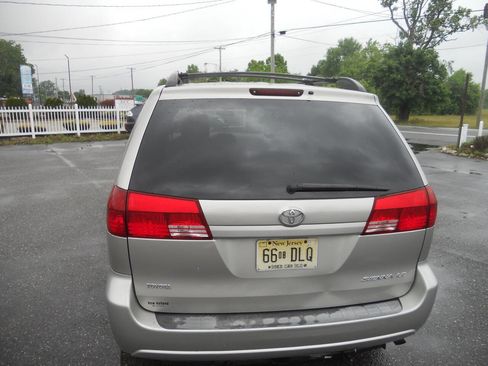 Used 2005 Toyota Sienna LE FWD image 13