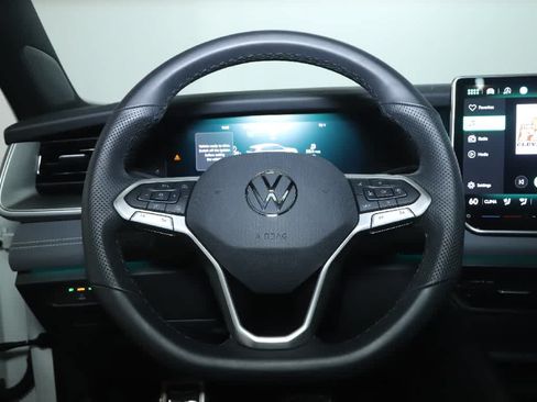 Certified 2026 Volkswagen Tiguan SE R-Line FWD image 23