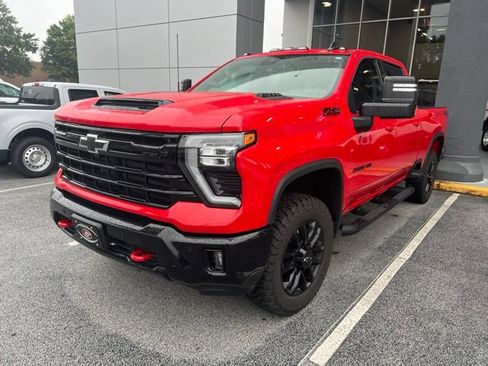 Used 2025 Chevrolet Silverado 2500 LT w/ Trail Boss Package AWD/4WD image 3
