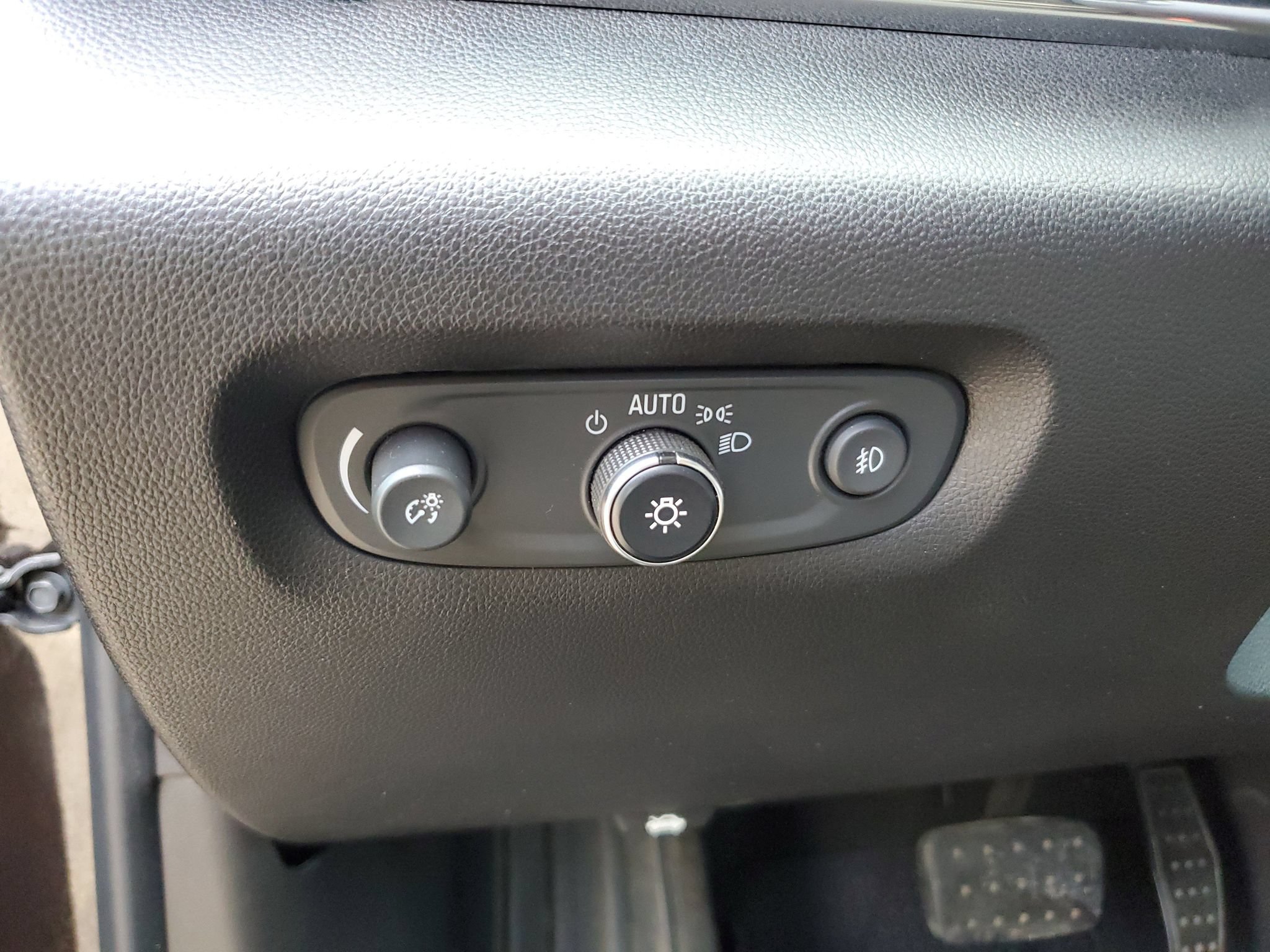 Used 2018 Chevrolet Traverse LT FWD image 18
