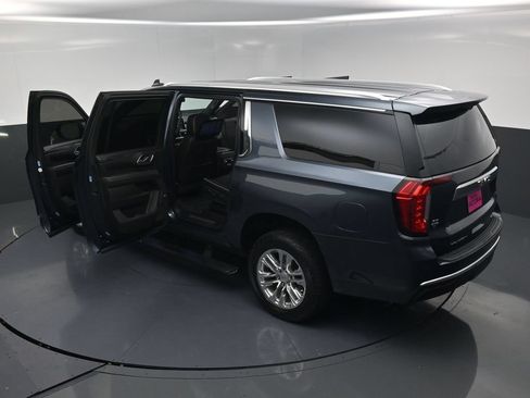 Used 2021 GMC Yukon XL SLT w/ SLT Premium Package RWD image 25