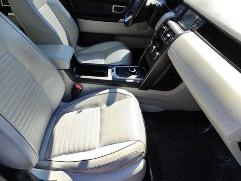Used 2017 Land Rover Discovery Sport HSE image 51