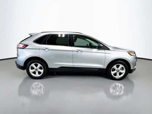 Used 2020 Ford Edge SE FWD image 4