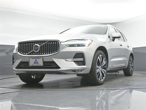 Used 2022 Volvo XC60 B5 Inscription w/ Advanced Package image 40
