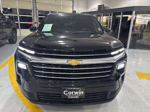 Used 2025 Chevrolet Traverse High Country w/ LPO, Floor Liner Package image 3