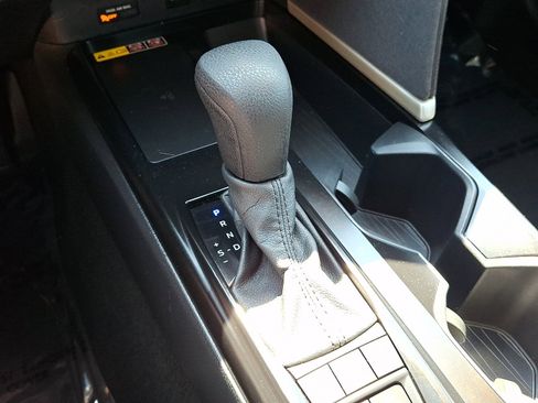 Used 2025 Toyota Camry LE FWD image 14
