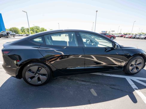 Used 2021 Tesla Model 3 Standard Range Plus RWD image 6