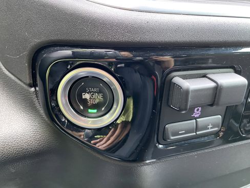 Used 2024 Chevrolet Silverado 1500 High Country w/ Technology Package AWD/4WD image 30