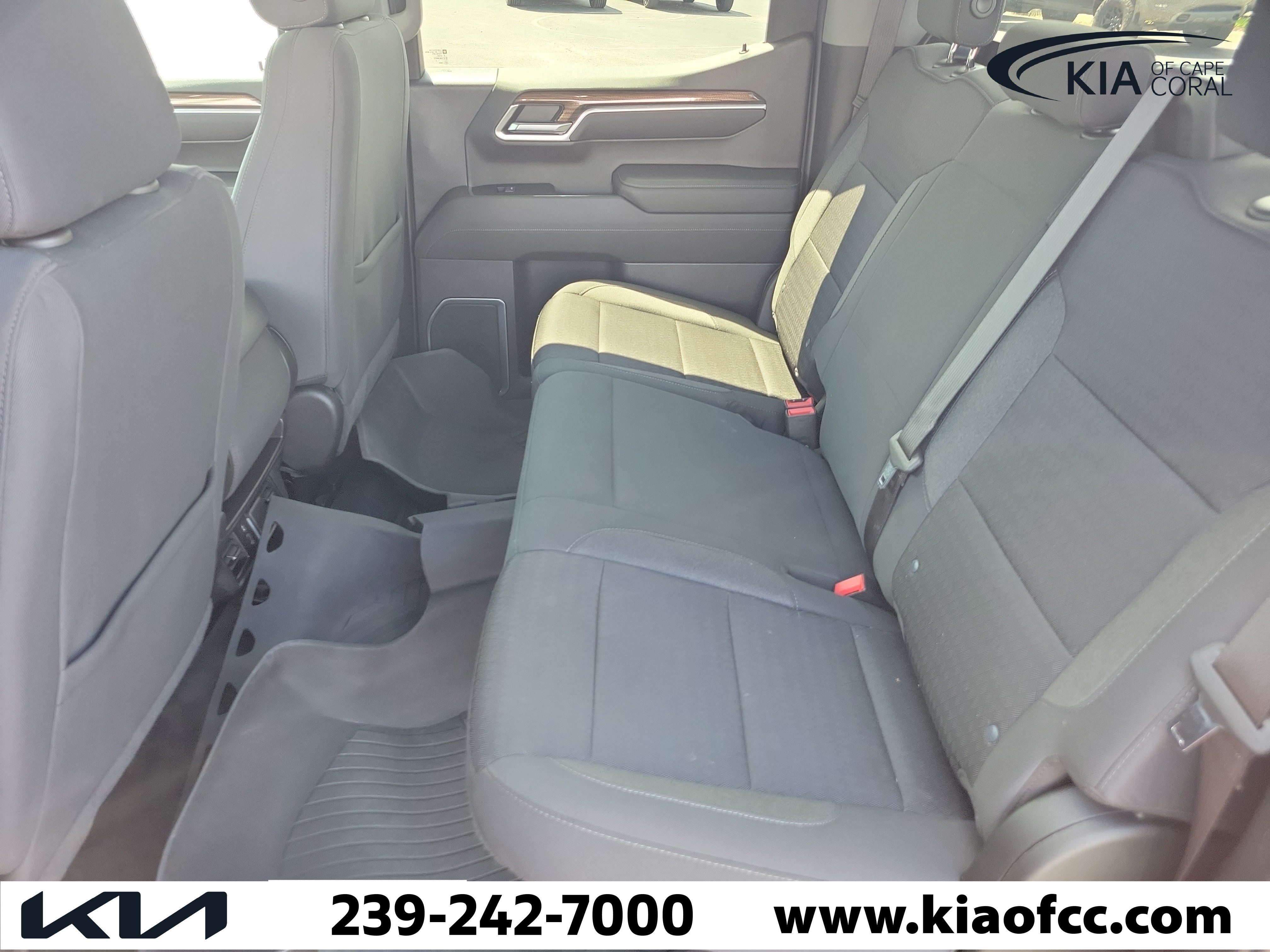 Used 2022 Chevrolet Silverado 1500 LT AWD/4WD image 11