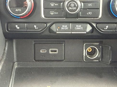 Used 2022 Chevrolet Tahoe Z71 AWD/4WD image 6