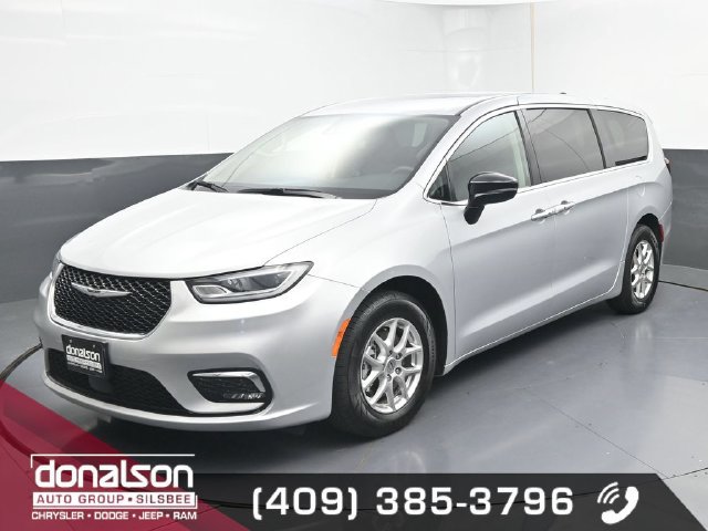 Used 2024 Chrysler Pacifica Touring-L FWD image 5