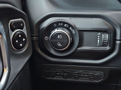 New 2026 Jeep Gladiator Sport AWD/4WD image 24