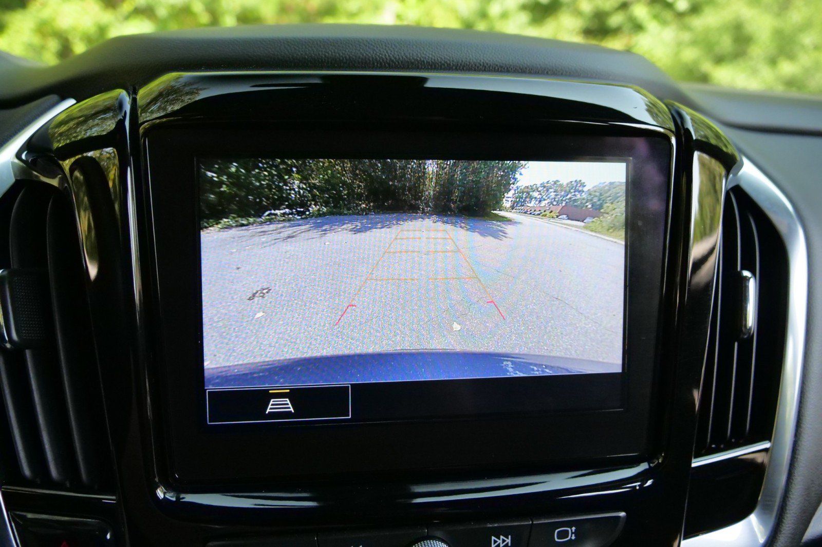 Used 2022 Chevrolet Traverse LT AWD/4WD image 16