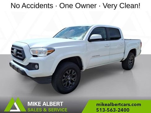Used 2021 Toyota Tacoma SR5 AWD/4WD image 3