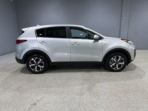 Used 2020 Kia Sportage LX AWD/4WD image 2