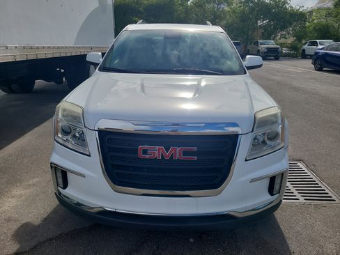 Used 2017 GMC Terrain SLE FWD image 2