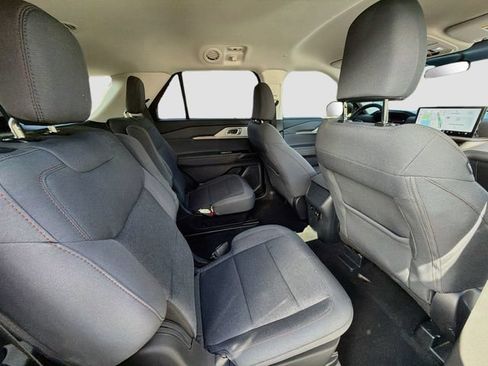 Used 2025 Ford Explorer Active RWD image 27