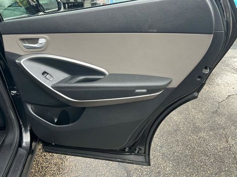 Used 2016 Hyundai Santa Fe SE image 17