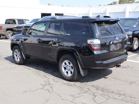 Used 2022 Toyota 4Runner SR5 image 8