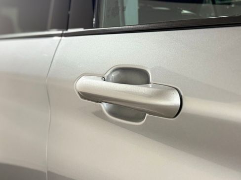 Used 2022 Ford Explorer XLT w/ Equipment Group 202A image 16