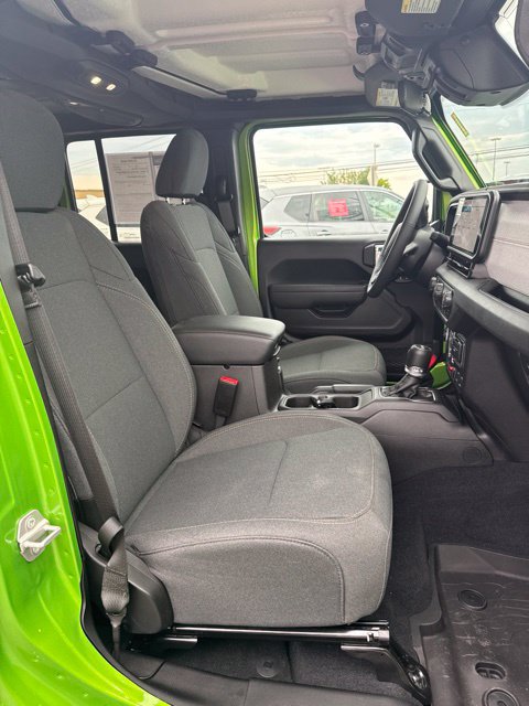 Used 2026 Jeep Wrangler Unlimited Sport AWD/4WD image 14