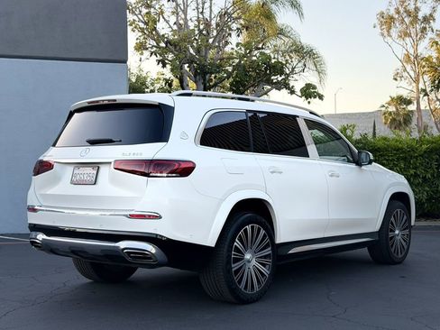 Used 2021 Mercedes-Benz Maybach GLS 600 4MATIC image 4