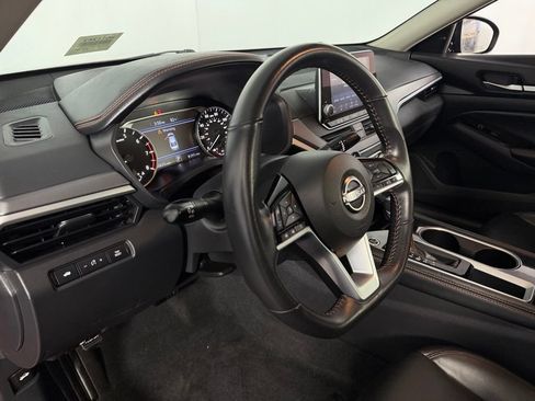Used 2025 Nissan Altima 2.5 SR FWD image 20