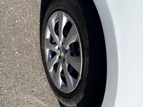 Used 2022 Toyota Corolla LE FWD image 3