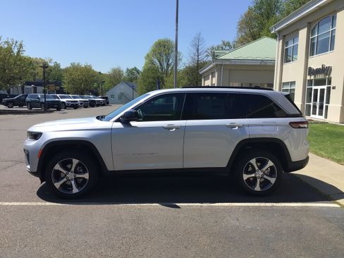 New 2026 Jeep Grand Cherokee Limited AWD/4WD image 4
