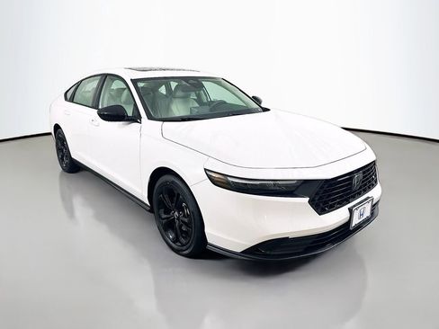 New 2025 Honda Accord SE image 3
