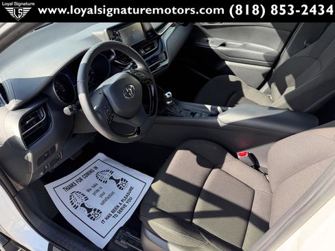 Used 2018 Toyota C-HR XLE image 17