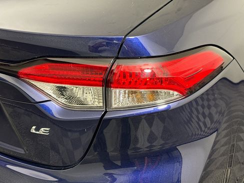 Used 2025 Toyota Corolla LE FWD image 33