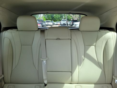 Used 2022 Buick Envision Essence w/ Safety Package image 16