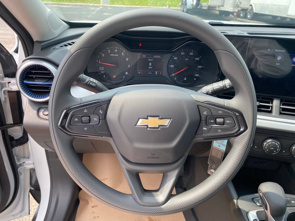 New 2026 Chevrolet Trax LS w/ LS Convenience Package FWD image 13
