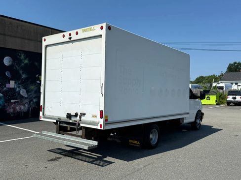 Used 2022 Chevrolet Express 3500 w/ Power Convenience Package RWD image 12