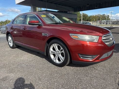 Used 2014 Ford Taurus SEL image 4