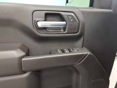Used 2025 Chevrolet Silverado 1500 Custom Trail Boss AWD/4WD image 15