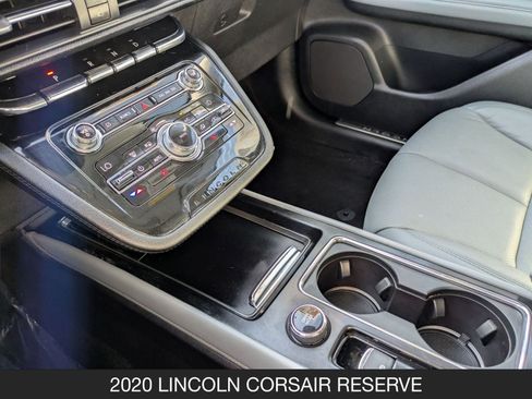Used 2020 Lincoln Corsair Reserve image 18