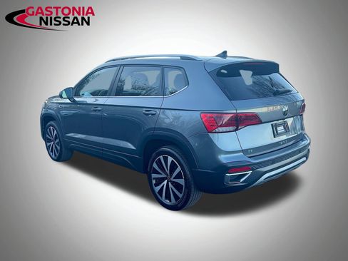 Used 2024 Volkswagen Taos SE image 6