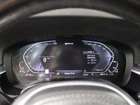 Used 2023 BMW 530e w/ M Sport Package image 17