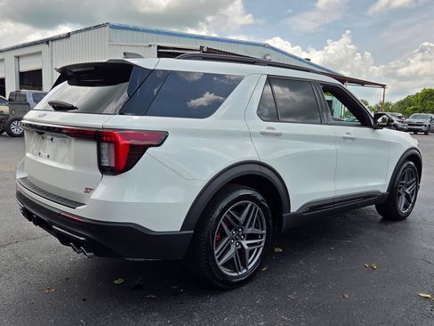 Used 2025 Ford Explorer ST AWD/4WD image 5