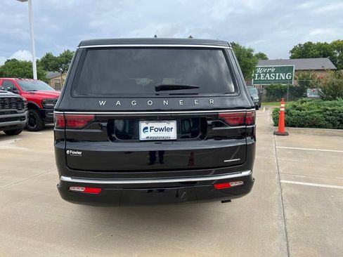 Used 2024 Jeep Wagoneer L Series III w/ Rear Seat Video Group 1 AWD/4WD image 4