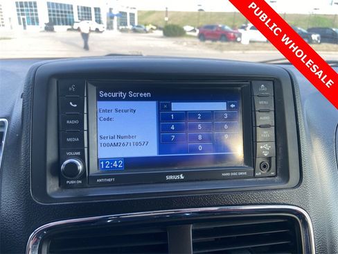 Used 2012 Dodge Grand Caravan R/T image 21