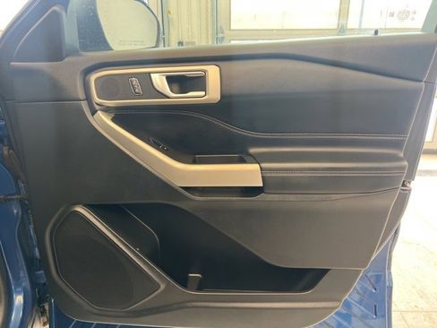 Used 2023 Ford Explorer XLT w/ Equipment Group 202A image 9