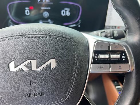 Used 2025 Kia Telluride AWD image 36
