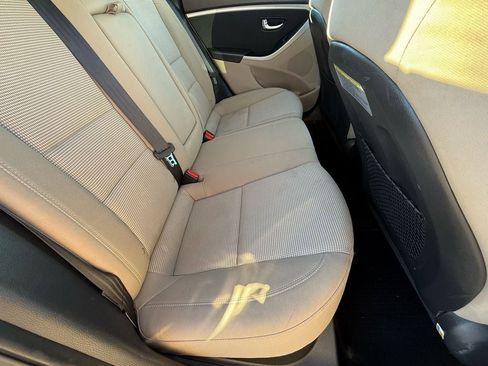 Used 2016 Hyundai Elantra GT image 11