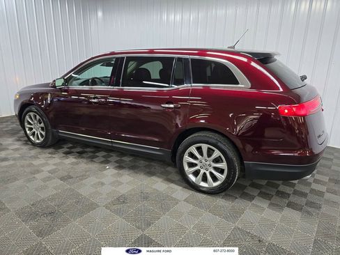 Used 2017 Lincoln MKT AWD image 5