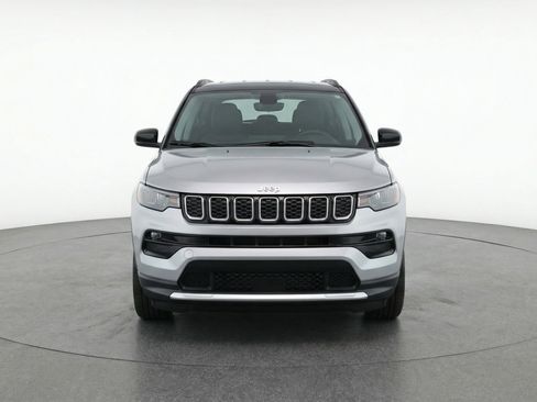 Used 2025 Jeep Compass Limited image 2